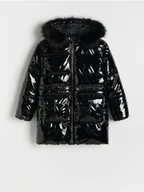 Kurtki i płaszcze dla dziewczynek - Reserved - Pikowany płaszcz z metalicznym połyskiem - czarny - miniaturka - grafika 1