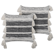 Poduszki dekoracyjne - Lumarko 2 bawełniane poduszki dekoracyjne z frędzlami 45 x 45 cm czarne z białym ROCHEA - miniaturka - grafika 1