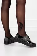 Trampki damskie - Czarne trampki skórzane lakierowane damskie creepersy sznurowane PRODUKT POLSKI Casu 10128 - miniaturka - grafika 1