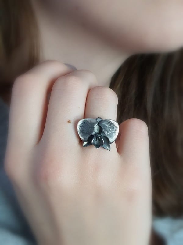 Pierścionek - Orchidea oksydowana mała