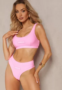 Stroje kąpielowe - Różowe Sportowe Bikini Nieodpinany Biustonosz z Usztywnianymi Miseczkami z Wyciętymi Majtkami Ozdobione Naszywką Celinemarie - grafika 1