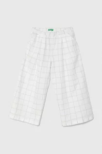 Spodnie i spodenki dla dziewczynek - United Colors of Benetton spodnie lniane dziecięce kolor biały gładkie - grafika 1