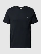 Koszulki męskie - T-shirt o kroju regular fit z wyhaftowanym logo model ‘SHIELD’ - miniaturka - grafika 1