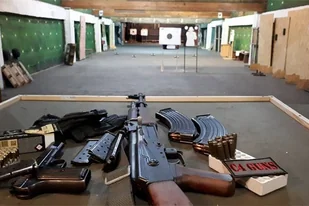 Strzelnica- Pakiet Rambo w Łodzi - Czasopisma - miniaturka - grafika 1