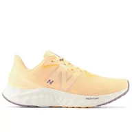 Buty sportowe damskie - Buty New Balance Fresh Foam Arishi v4 WARISCS4 - pomarańczowe - miniaturka - grafika 1