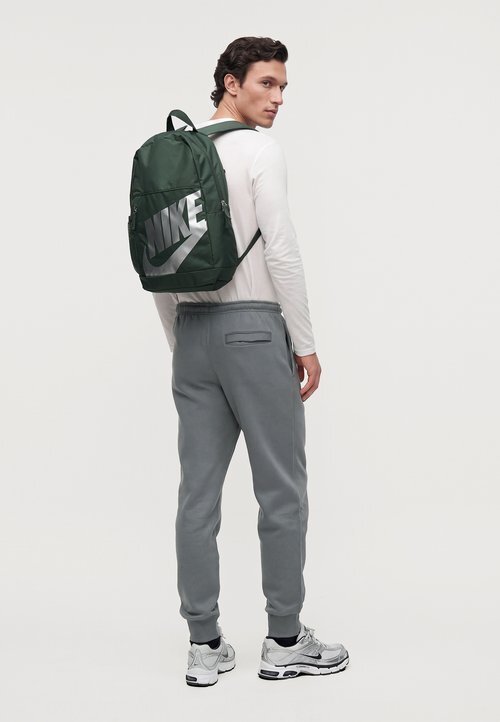 Nike Plecak 20L IX5295-658