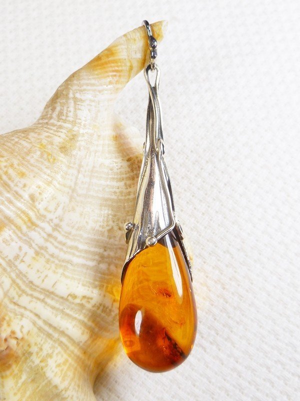 Wisiorek srebrny z bursztynem, handmade 620-330