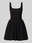 Sukienki - Sukienka mini taliowana z dekoltem w łódkę model ‘SOEMO’ - miniaturka - grafika 1