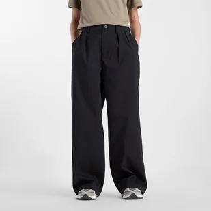 Spodnie damskie New Balance WP51538BK czarne - Spodnie sportowe damskie - miniaturka - grafika 1