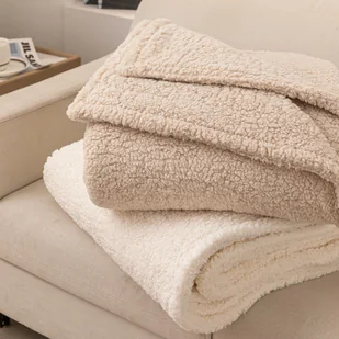 Koc z bukli 80x160 cm Baranek Dreamy Boucle beżowy Spod Igły i Nitki - Koce - miniaturka - grafika 1