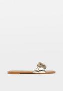Sandały damskie - Stradivarius Plecione klapki na płaskiej podeszwie  ZŁOTY 39 - miniaturka - grafika 1