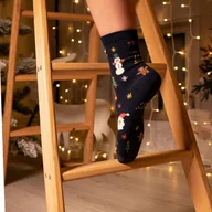 Skarpetki damskie - Skarpetki Świąteczne Z Ciastkiem Let It Snow - Granatowe - Prezent Pod Choinkę - miniaturka - grafika 1