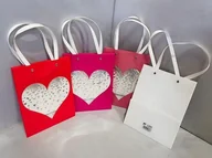 Akcesoria do pakowania - Torebka prezentowa 23x18x8cm MIX - miniaturka - grafika 1