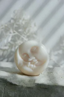 Dekoracyjna Świeca sojowa Moon - Świece - miniaturka - grafika 1