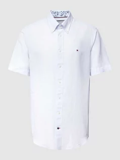 Koszule męskie - Koszula biznesowa o kroju regular fit z kołnierzykiem typu button down - grafika 1