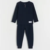 Skarpetki dla dzieci - Reserved - Bawełniana piżama z naszywką - granatowy - miniaturka - grafika 1