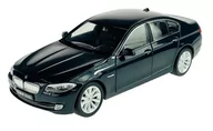 Samochody i pojazdy dla dzieci - WELLY BMW 535i F10 CZARNY 1:24 SAMOCHÓD NOWY METALOWY MODEL - miniaturka - grafika 1