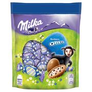 Bombonierki i czekoladki - Milka Czekolada mleczna z nadzieniem mlecznym oraz pokruszone ciastka 86 g - miniaturka - grafika 1