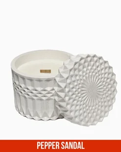 Świeca Zapachowa - Srebrna Ostoja - 220 ml - Zapach Pepper & Sandal - Świece Świeca Zapachowa - Srebrna Ostoja - 220 ml - Zapach Pepper & Sandal - Świece - miniaturka - grafika 1
