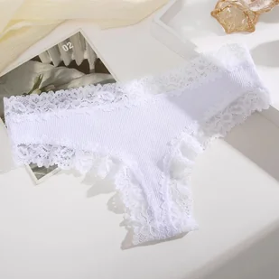 Figi z prążkowanego materiału z koronką - Biały S - Majtki damskie - miniaturka - grafika 1