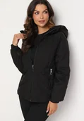 Kurtki damskie - Czarna Pikowana Kurtka z Kapturem Rękawy Zakończone Gumką Liliaz - miniaturka - grafika 1