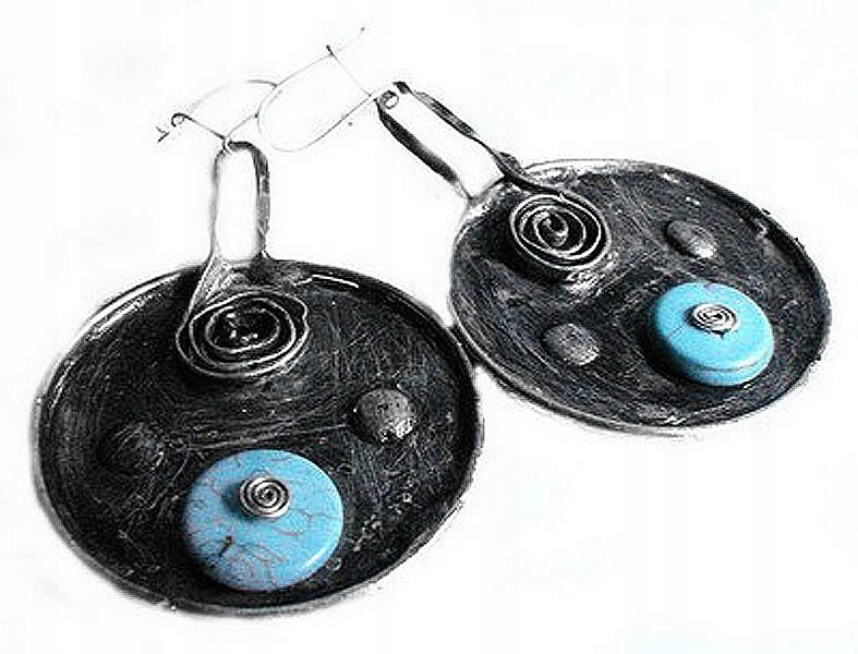 Tarcze z turkusowym howlitem - kolczyki witrażowe