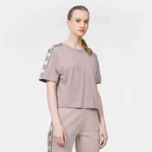 Damski t-shirt z nadrukiem GUESS BRITNEY CROP TEE - beżowy - Koszulki sportowe damskie - miniaturka - grafika 1