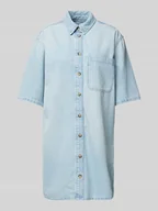 Sukienki - Sukienka jeansowa z kieszenią na piersi - miniaturka - grafika 1