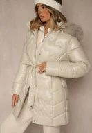 Kurtki damskie - Beżowa Kurtka Pikowana z Odpinanym Futerkiem i Kapturem Ozdobiona Paskiem Olinesa - miniaturka - grafika 1