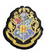 Kołdry i poduszki dla dzieci - Poduszka Harry Potter - Herb Hogwartu, czarna 37x32x5 cm PRODUKT LICENCJONOWANY, ORYGINALNY - miniaturka - grafika 1