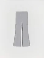 Spodnie i spodenki dla dziewczynek - Reserved - Spodnie z kieszeniami cargo - jasnoszary - miniaturka - grafika 1