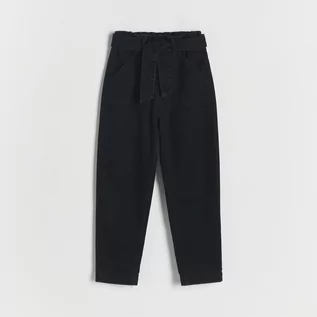 Spodnie i spodenki dla dziewczynek - Reserved - Jeansy baggy z paskiem - Czarny - grafika 1
