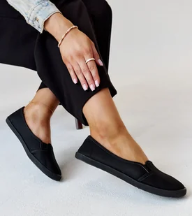 Czarne tenisówki wsuwane eko skóra Wordana -36 - Botki damskie - miniaturka - grafika 1