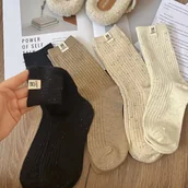 Skarpetki kolarskie - TEMU 4 pary haftowanych skarpetek z kreskówką dla kobiet, skarpetki średniej długości, trendy, uniwersalne skarpetki sportowe dla kobiet - miniaturka - grafika 1