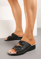 Klapki i japonki damskie - Czarne Klapki z Regulowanymi Paskami i Ozdobną Perforacją Seretia - miniaturka - grafika 1