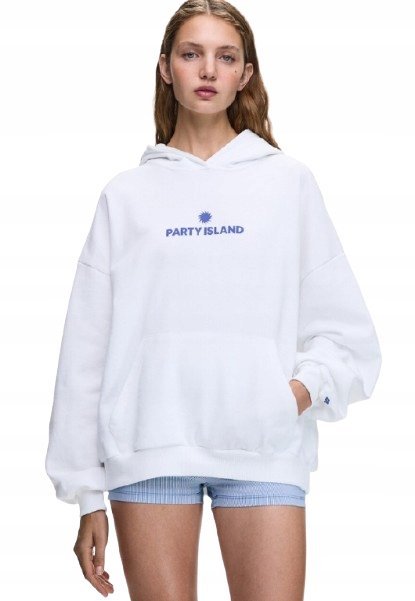 PULL&BEAR BIAŁA BLUZA Z KAPTUREM I NIEBIESKIM NAPISEM MIEJSKA M KWA
