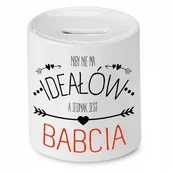 Skarbonki - SKARBONKA DLA BABCI NIBY NIE MA IDEAŁÓW PREZENT z Nadrukiem ze Zdjęciem + Opakowanie na prezent (wzór 01) - miniaturka - grafika 1