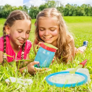 B.toys Zestaw małego odkrywcy Mini Catcher’s Kit – zestaw małego BADACZA przyrody – do łapania i obserwacji owadów - Mały naukowiec - miniaturka - grafika 1