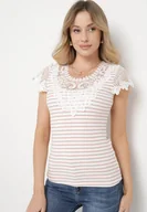 Koszulki i topy damskie - Różowy Bawełniany T-shirt Koszulka z Krótkim Rękawem z Ozdobną Koronką przy Dekolcie Carines - miniaturka - grafika 1