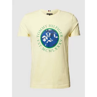 Koszulki męskie - Tommy Hilfiger T-shirt z kwiatowym nadrukiem z logo - - grafika 1