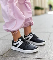 Sneakersy damskie - Czarne sneakersy sportowe Hagara-40 - miniaturka - grafika 1