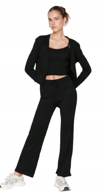 TRENDYOL CZARNY KOMPLET DAMSKI Z PRĄŻKOWANEJ DZIANINY 36 5_A