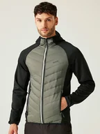 Kurtki i kamizelki sportowe męskie - Regatta Kurtka hybrydowa "Andreson VIII" w kolorze oliwkowo-czarnym - miniaturka - grafika 1
