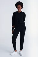 Spodnie damskie - Klasyczne czarne dresowe spodnie - Greenpoint - miniaturka - grafika 1