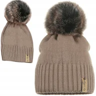 Czapki damskie - BEŻOWA Czapka Damska z Pomponem Jesienna Zimowa CIEPŁA POLSKA MARKA MAJKA - miniaturka - grafika 1