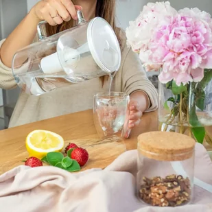 Wessper AquaClassic Crystalline 2,5L Biały szklany dzbanek filtrujący z 12 wkładami - Dzbanki filtrujące - miniaturka - grafika 9