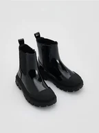 Buciki dla niemowląt - Reserved - Botki z imitacji skóry lakierowanej - czarny - miniaturka - grafika 1