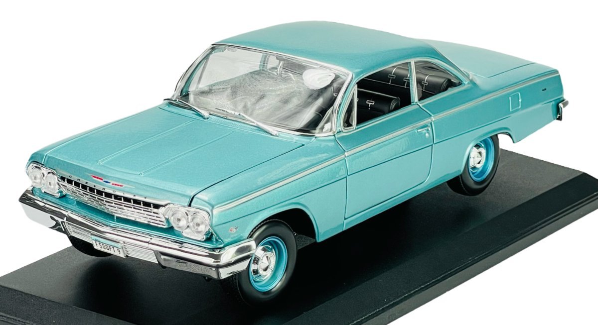 MAISTO 1962 CHEVROLET BEL AIR NIEBIESKI 1:18 31641