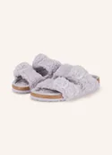 Klapki i japonki damskie - Birkenstock Klapki Arizona Big Buckle Shearling lila - miniaturka - grafika 1