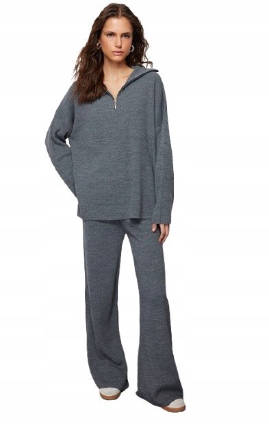 TRENDYOL SZARY KOMPLET DRESOWY Z ROZPINANYM KOLOR uniwersalny 5AA